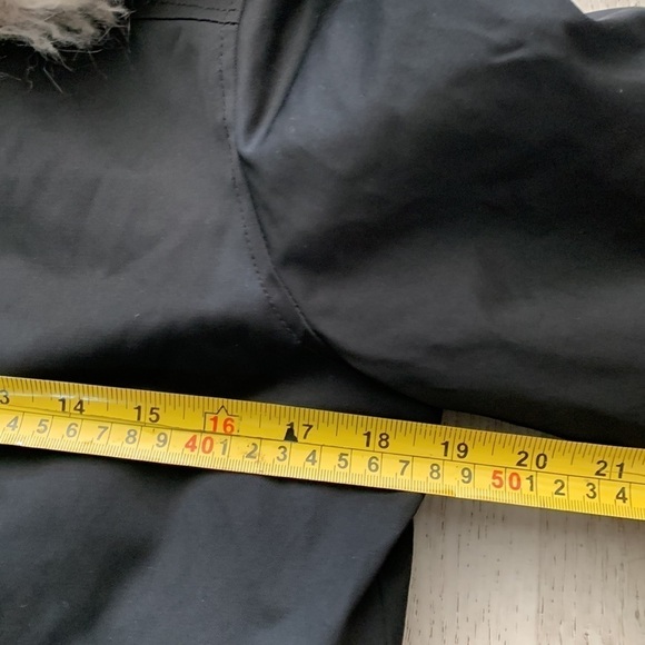 Banana Republic Water Resistant Black Hooded Parka Coat size XS Sherpa lining - Picture 11 of 13